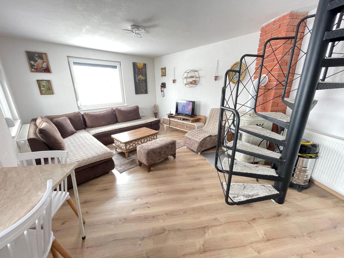 Villa 80 Kodra E Diellit テトヴォ エクステリア 写真