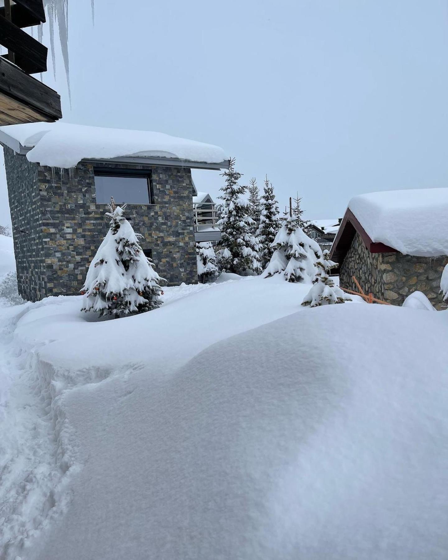 Villa 80 Kodra E Diellit テトヴォ エクステリア 写真