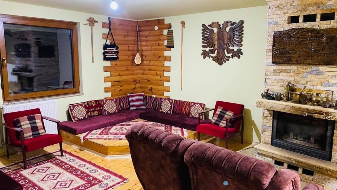 Villa 80 Kodra E Diellit テトヴォ エクステリア 写真