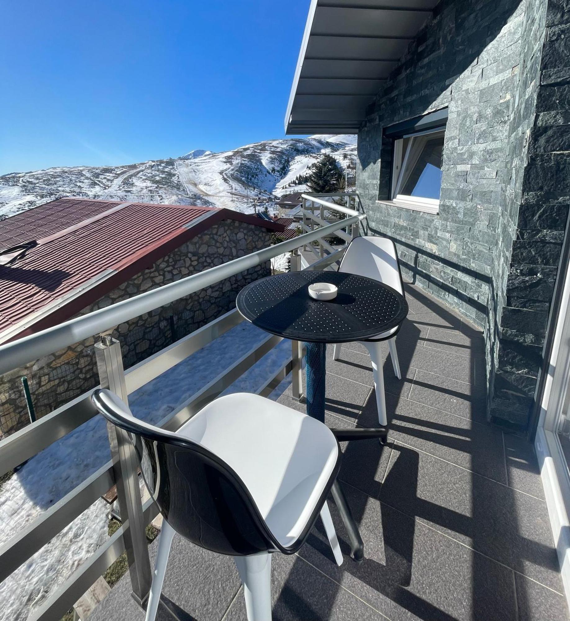 Villa 80 Kodra E Diellit テトヴォ エクステリア 写真